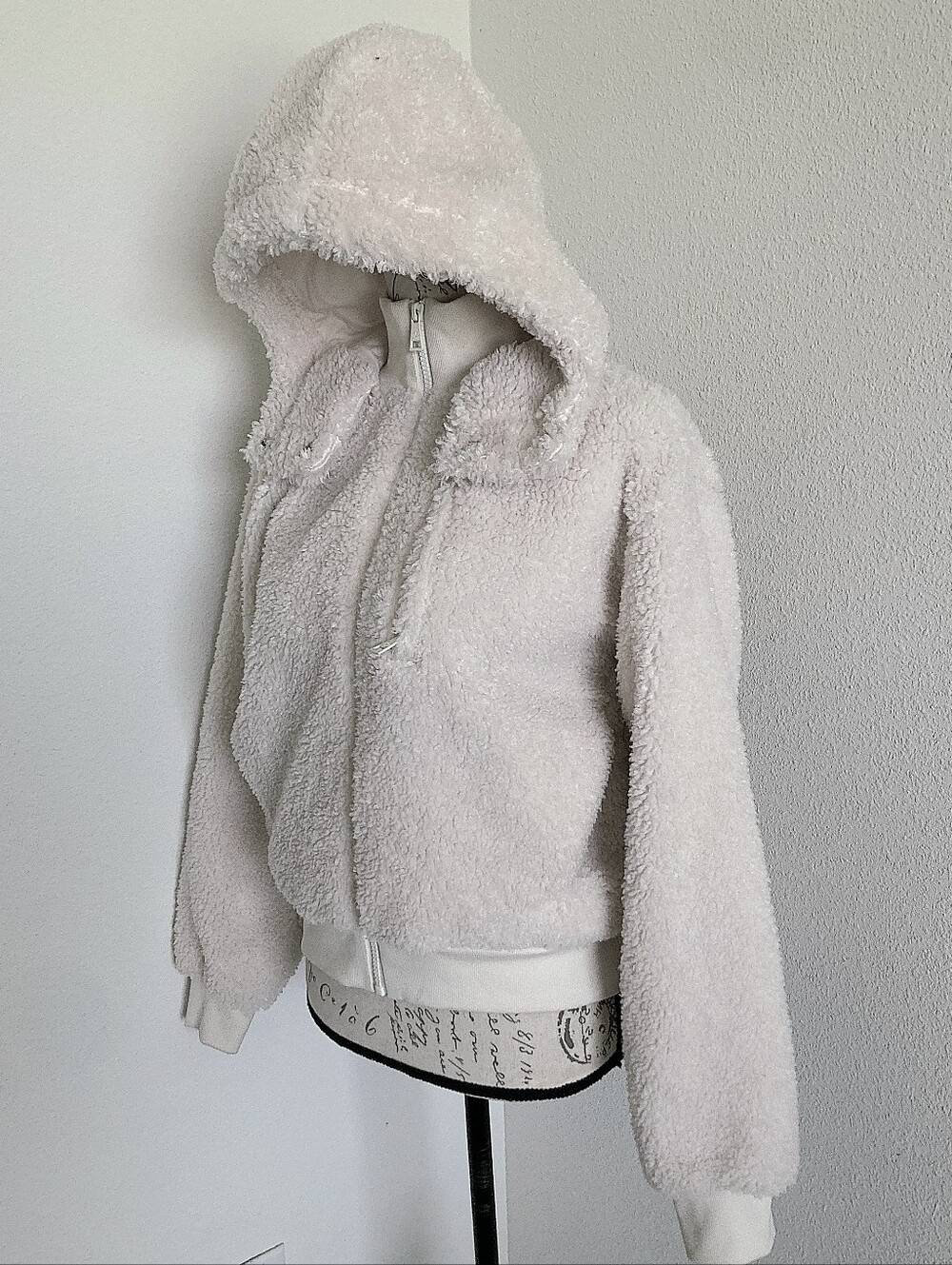 Beyond Yoga Adventure Faux Shearling Hoodie Sherpa Jacket XS Casual Athleisure - Picture 10 of 17
